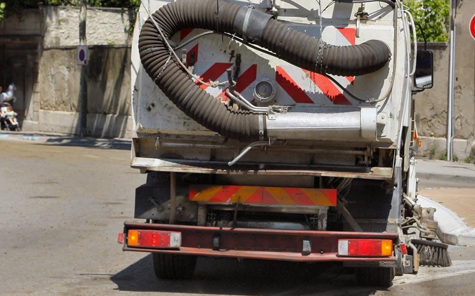 camion pompage assainissement Livry-Gargan